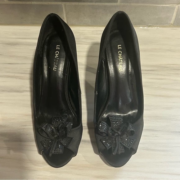 LE CHATEAU Satin Peep Toe Heels- Size 8 - Picture 3 of 8